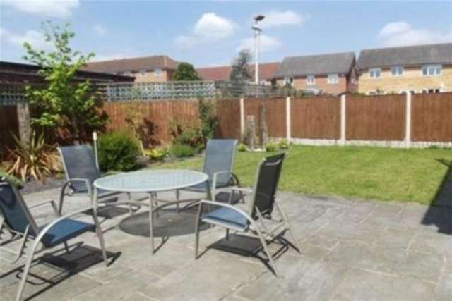  Image of 4 bedroom Detached house to rent in Hampton Court Way Widnes WA8 at Widnes, WA8 3ET