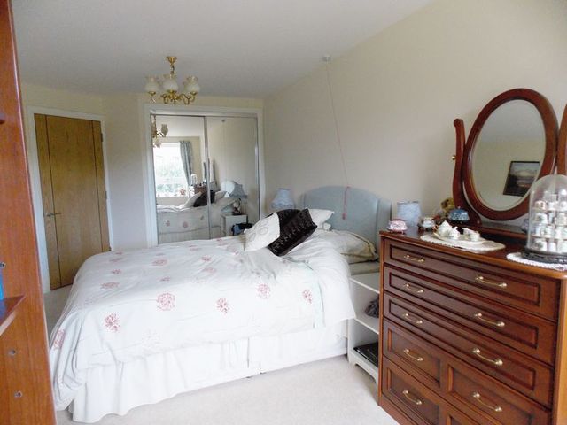  Image of 1 bedroom Retirement Property for sale in Hanbury Road Droitwich WR9 at Hanbury Road  Droitwich, WR9 8GD