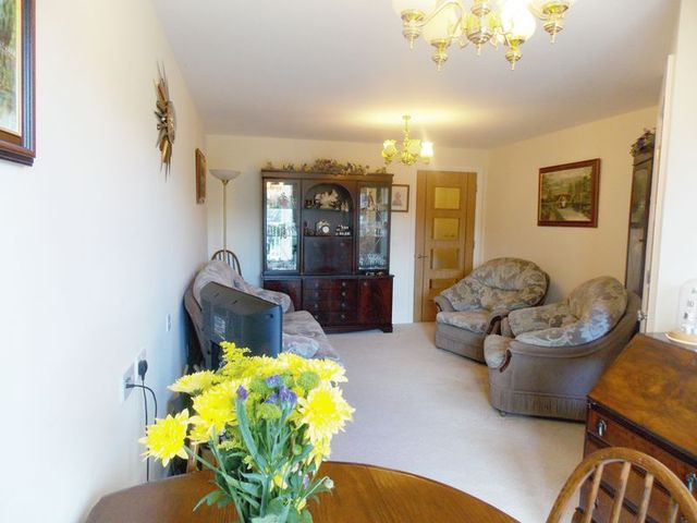  Image of 1 bedroom Retirement Property for sale in Hanbury Road Droitwich WR9 at Hanbury Road  Droitwich, WR9 8GD