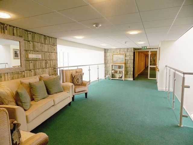  Image of 1 bedroom Retirement Property for sale in Hanbury Road Droitwich WR9 at Hanbury Road  Droitwich, WR9 8GD