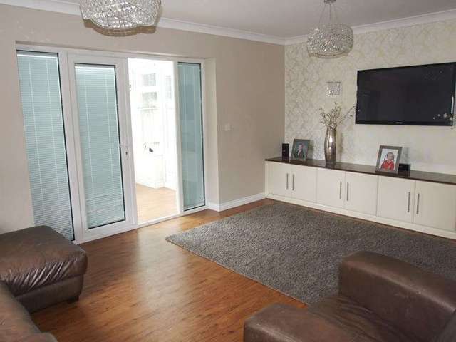  Image of 4 bedroom Detached house to rent in Hann Garden Lytchett Matravers Poole BH16 at Hann Garden Lytchett Matravers Poole, BH16 6FD