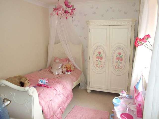  Image of 4 bedroom Detached house to rent in Hann Garden Lytchett Matravers Poole BH16 at Hann Garden Lytchett Matravers Poole, BH16 6FD