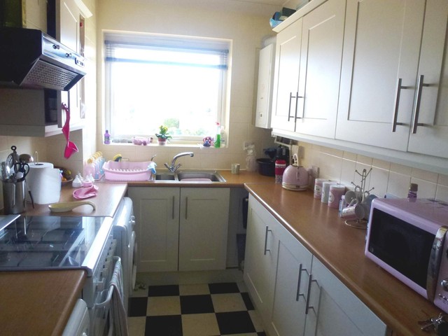  Image of 2 bedroom Flat to rent in Harewood Close Bexhill-on-Sea TN39 at Bexhill-On-Sea, TN39 3LX