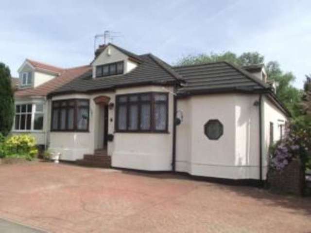  Image of 5 bedroom Bungalow for sale in Shepherds Hill Romford RM3 at Harold Wood  Harold Wood, RM3 0ND