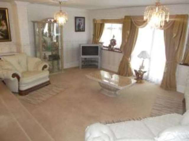  Image of 5 bedroom Bungalow for sale in Shepherds Hill Romford RM3 at Harold Wood  Harold Wood, RM3 0ND