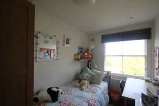  Image of 3 bedroom Flat to rent in Hartham Road London N7 at London N7 9JJ Holloway, N7 9JJ