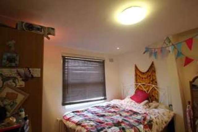  Image of 3 bedroom Flat to rent in Hartham Road London N7 at London N7 9JJ Holloway, N7 9JJ