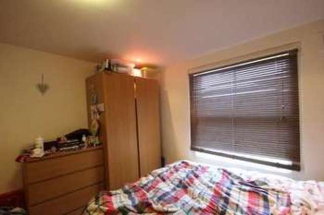  Image of 3 bedroom Flat to rent in Hartham Road London N7 at London N7 9JJ Holloway, N7 9JJ