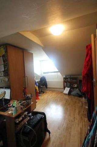  Image of 3 bedroom Flat to rent in Hartham Road London N7 at London N7 9JJ Holloway, N7 9JJ
