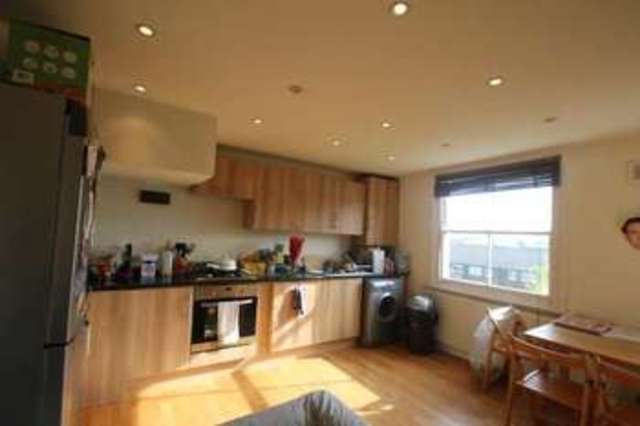  Image of 3 bedroom Flat to rent in Hartham Road London N7 at London N7 9JJ Holloway, N7 9JJ