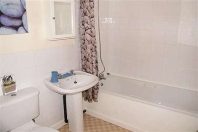  Image of 2 bedroom Terraced house to rent in Hatfield Road Bolton BL1 at Bolton, BL1 3BL