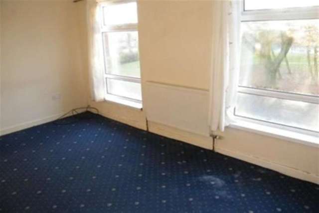  Image of 2 bedroom Terraced house to rent in Hatfield Road Bolton BL1 at Bolton, BL1 3BL