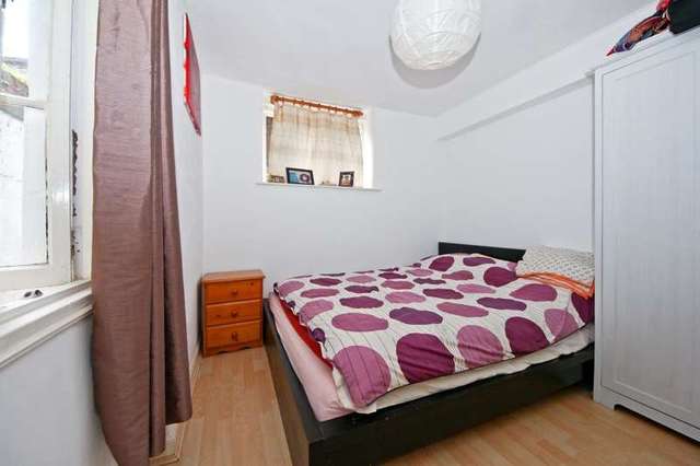 Image of 2 bedroom Flat to rent in Hatherley Grove London W2 at ...