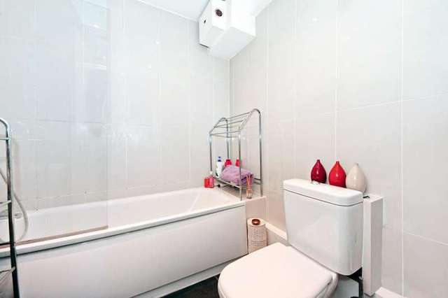  Image of 2 bedroom Flat to rent in Hatherley Grove London W2 at Hatherley Grove  London, W2 5RB