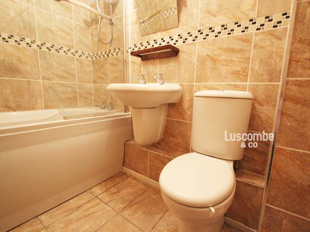  Image of 1 bedroom Flat to rent in The Hawthorns Caerleon Newport NP18 at Caerleon  Caerleon, NP18 1NX