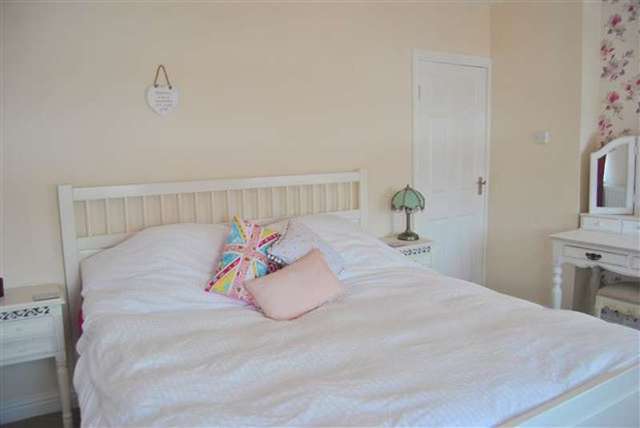  Image of 2 bedroom Flat to rent in Hawthorn Road Weaverham Northwich CW8 at Hawthorn Road Weaverham Northwich, CW8 3DL