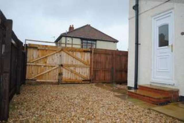  Image of 1 bedroom Terraced house for sale in Hawthorne Avenue Cleethorpes DN35 at Hawthorne Avenue  Cleethorpes, DN35 7JN