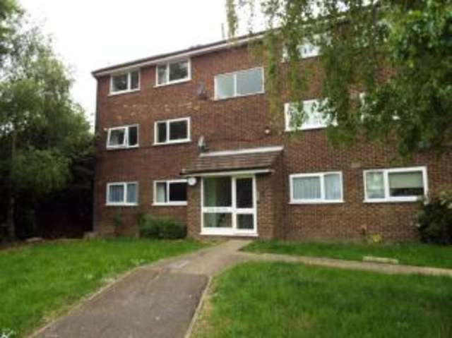  Image of 2 bedroom Flat for sale in Hazelmere Close Northolt UB5 at Northolt  Northolt, UB5 6UP