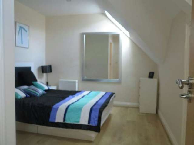  Image of 1 bedroom Flat to rent in Headley Road Woodley Reading RG5 at Headley Road  Reading, RG5 4JE