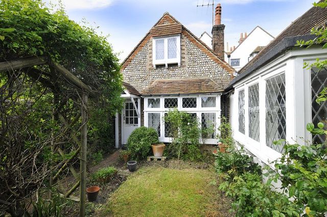  Image of 3 bedroom Detached house for sale in Heene Road Worthing BN11 at Heene Road  Worthing, BN11 4PN