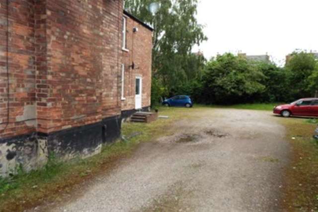  Image of 2 bedroom Flat to rent in Henry Road West Bridgford Nottingham NG2 at Nottingham, NG2 7NB