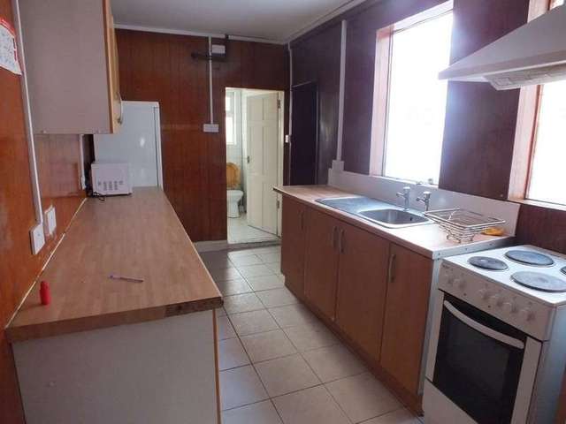  Image of 3 bedroom End of Terrace for sale in Henry Street Reading RG1 at Reading Berkshire Reading, RG1 2NN