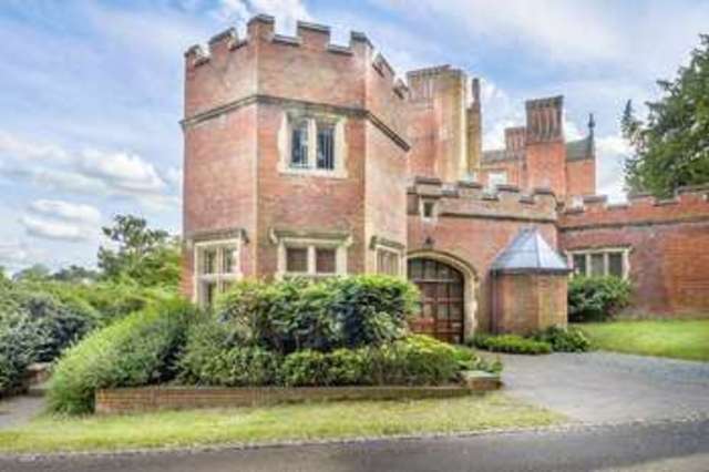 Image of 2 bedroom Detached house for sale in Goldens Way Goldings Hertford SG14 at Goldings Lane  Hertford, SG14 2WH