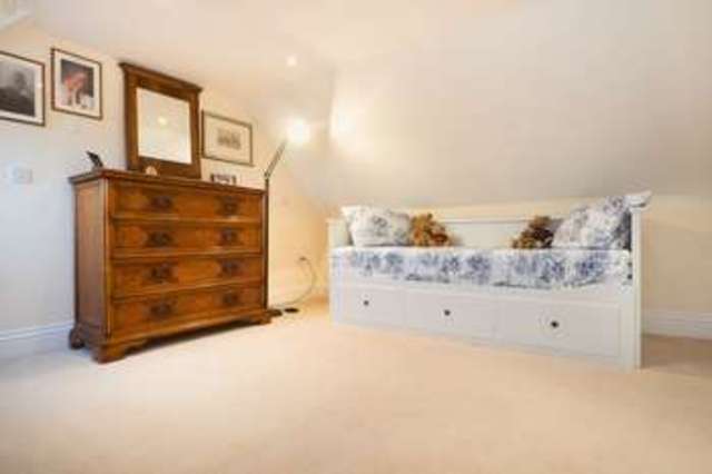 Image of 2 bedroom Detached house for sale in Goldens Way Goldings Hertford SG14 at Goldings Lane  Hertford, SG14 2WH