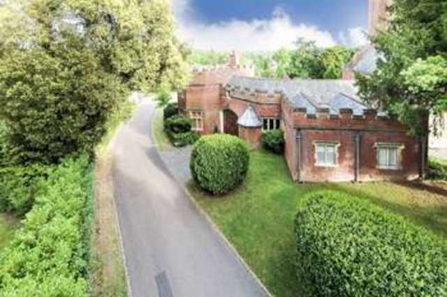  Image of 2 bedroom Detached house for sale in Goldens Way Goldings Hertford SG14 at Goldings Lane  Hertford, SG14 2WH