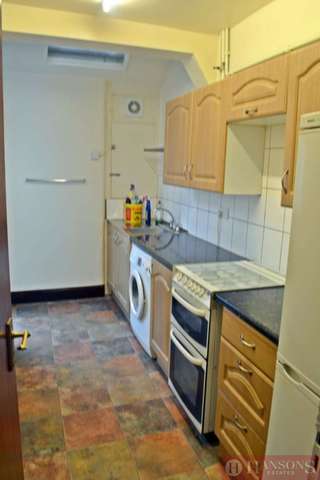  Image of 3 bedroom Detached house to rent in Hickling Road Ilford IG1 at Hickling Road  Ilford, IG1 2HY