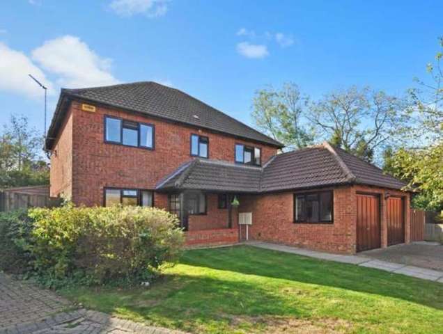  Image of 4 bedroom Detached house for sale in Hickmans Close Tingewick Buckingham MK18 at Tingewick Buckingham Tingewick, MK18 4PP