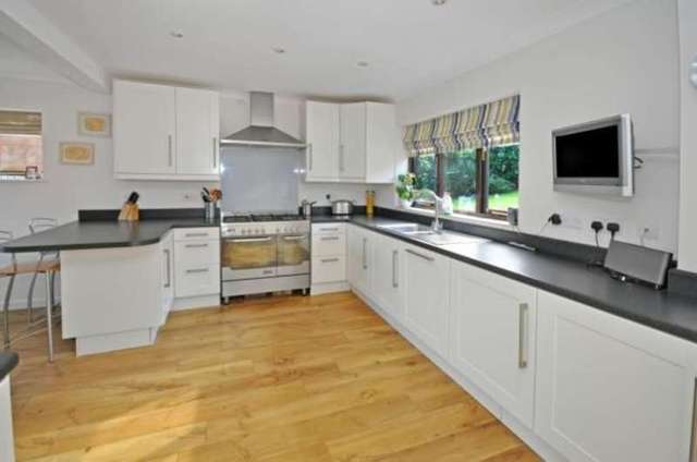  Image of 4 bedroom Detached house for sale in Hickmans Close Tingewick Buckingham MK18 at Tingewick Buckingham Tingewick, MK18 4PP