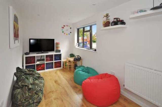  Image of 4 bedroom Detached house for sale in Hickmans Close Tingewick Buckingham MK18 at Tingewick Buckingham Tingewick, MK18 4PP