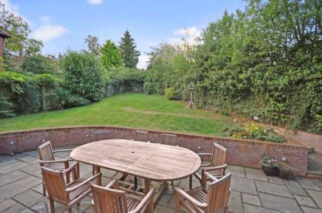  Image of 4 bedroom Detached house for sale in Hickmans Close Tingewick Buckingham MK18 at Tingewick Buckingham Tingewick, MK18 4PP