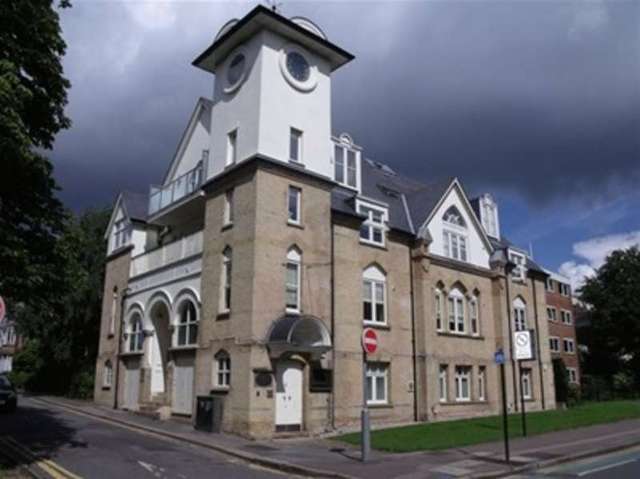  Image of 2 bedroom Flat to rent in High Road Woodford Green IG8 at High Road  Woodford Green, IG8 0SR