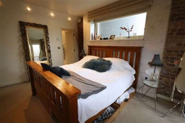  Image of 2 bedroom Flat to rent in High Road Woodford Green IG8 at High Road  Woodford Green, IG8 0SR