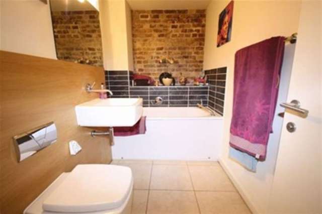  Image of 2 bedroom Flat to rent in High Road Woodford Green IG8 at High Road  Woodford Green, IG8 0SR