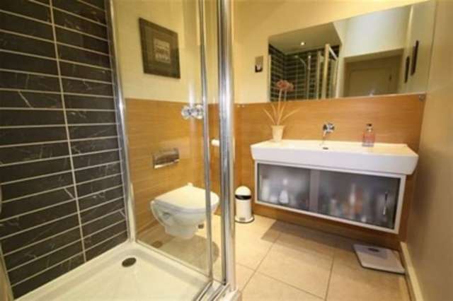  Image of 2 bedroom Flat to rent in High Road Woodford Green IG8 at High Road  Woodford Green, IG8 0SR