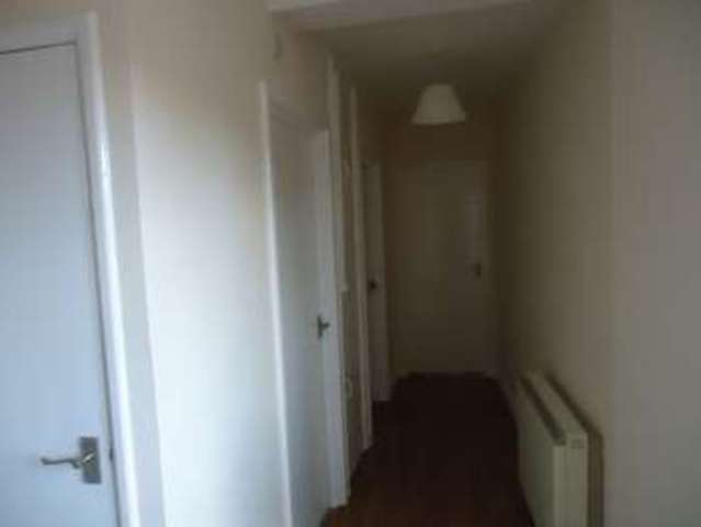  Image of 2 bedroom Flat to rent in High Street Bromsgrove B61 at High Street  Bromsgrove, B61 8EX
