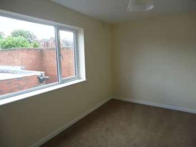  Image of 2 bedroom Flat to rent in High Street Bromsgrove B61 at High Street  Bromsgrove, B61 8EX