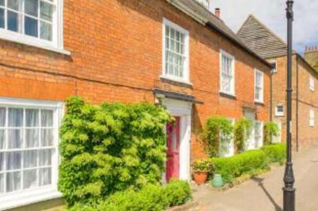  Image of 3 bedroom Terraced house for sale in High Street Redbourn St. Albans AL3 at Redbourn St. Albans Redbourn, AL3 7LL