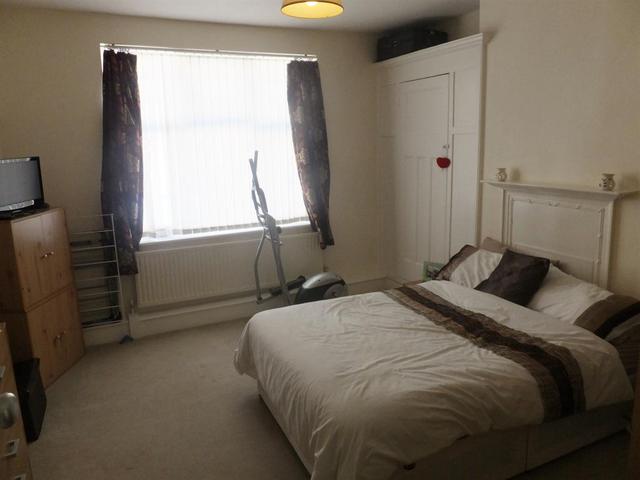  Image of 2 bedroom Flat to rent in High Street Sutton SM1 at Sutton Surrey Sutton, SM1 1JH