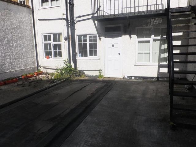  Image of 2 bedroom Flat to rent in High Street Sutton SM1 at Sutton Surrey Sutton, SM1 1JH