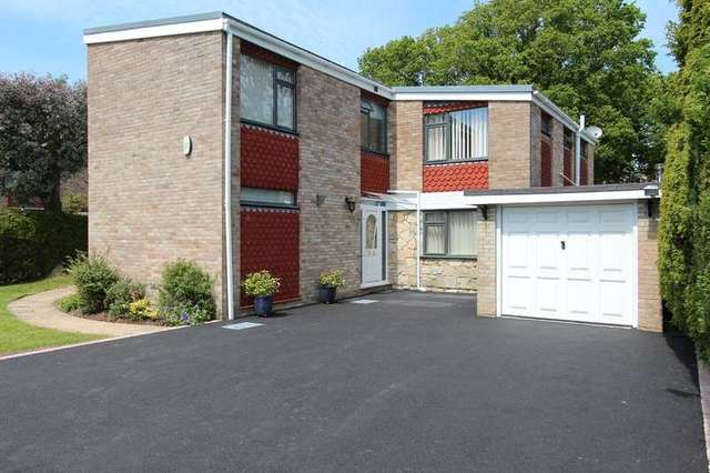  Image of 5 bedroom Detached house for sale in Holmhurst Avenue Highcliffe Christchurch BH23 at Highcliffe On Sea Christchurch Dorset, BH23 5PQ