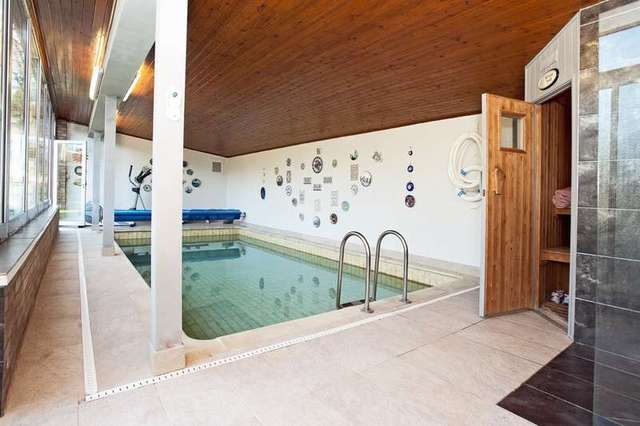  Image of 5 bedroom Detached house for sale in Holmhurst Avenue Highcliffe Christchurch BH23 at Highcliffe On Sea Christchurch Dorset, BH23 5PQ
