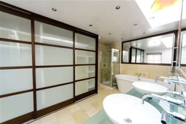  Image of 4 bedroom Detached house to rent in Hillgate Place London W8 at London, W8 7SL