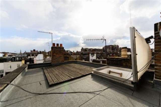  Image of 4 bedroom Detached house to rent in Hillgate Place London W8 at London, W8 7SL