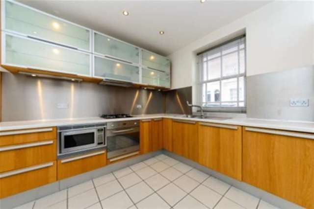  Image of 4 bedroom Detached house to rent in Hillgate Place London W8 at London, W8 7SL