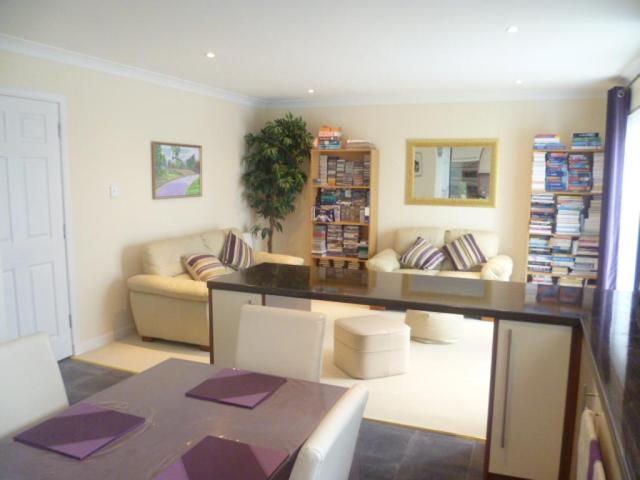  Image of 4 bedroom Detached house to rent in Hillside Place Greengairs Airdrie ML6 at Wattson North Lanarkshire North Lanarkshire, ML6 7FH