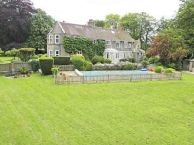  Image of 5 bedroom Detached house for sale in Holly Hill Road Meopham Gravesend DA13 at Meopham Meopham Harvel, DA13 0UB